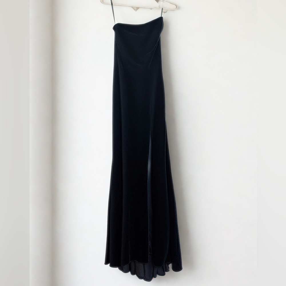 Betsy & Adam Strapless Velvet Gown Emerald Green Elegant Black Tie Wedding - Picture 2 of 7
